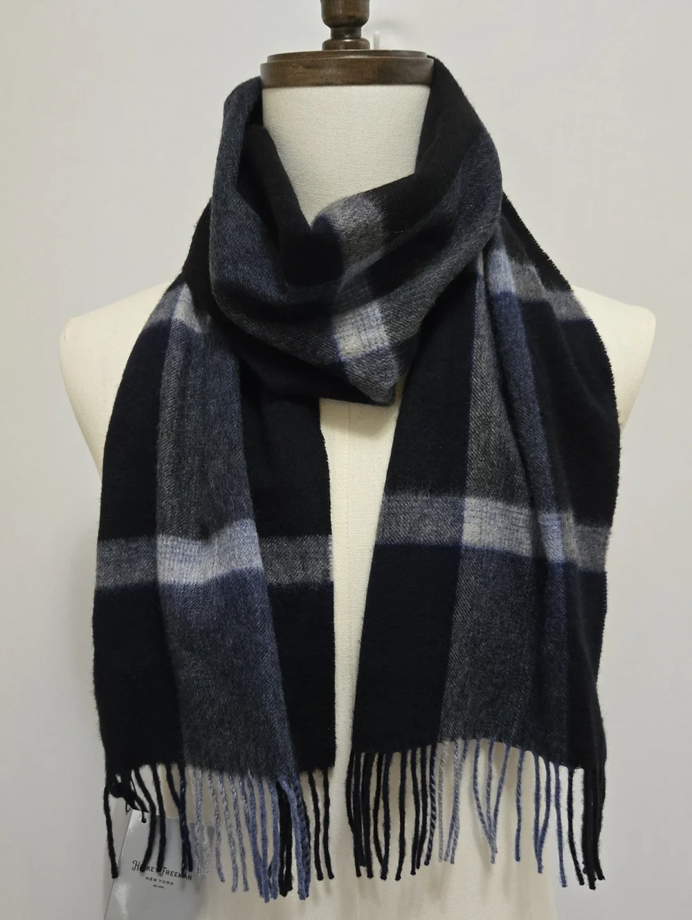 Hickey Freeman Plaid Cashmere and Wool Fringe Scarf Mens Black Gray Blue